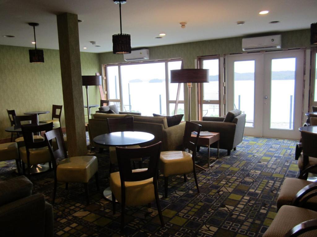 Inn On The Harbour ปรินซ์รูเพิร์ต ภายนอก รูปภาพ